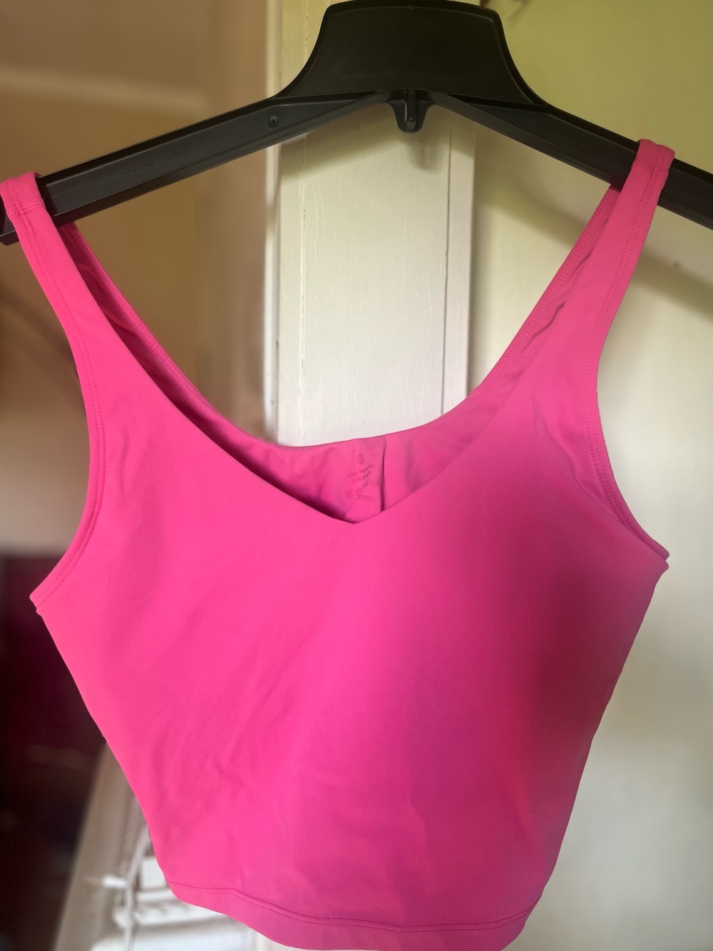 The Gym People | Hot Pink V-Neck Cropped Athletic Top/Bra, Size M